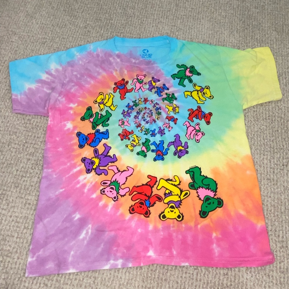 super trendy grateful dead tie dye t shirt!